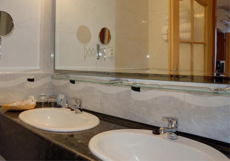 Druzba Hotel